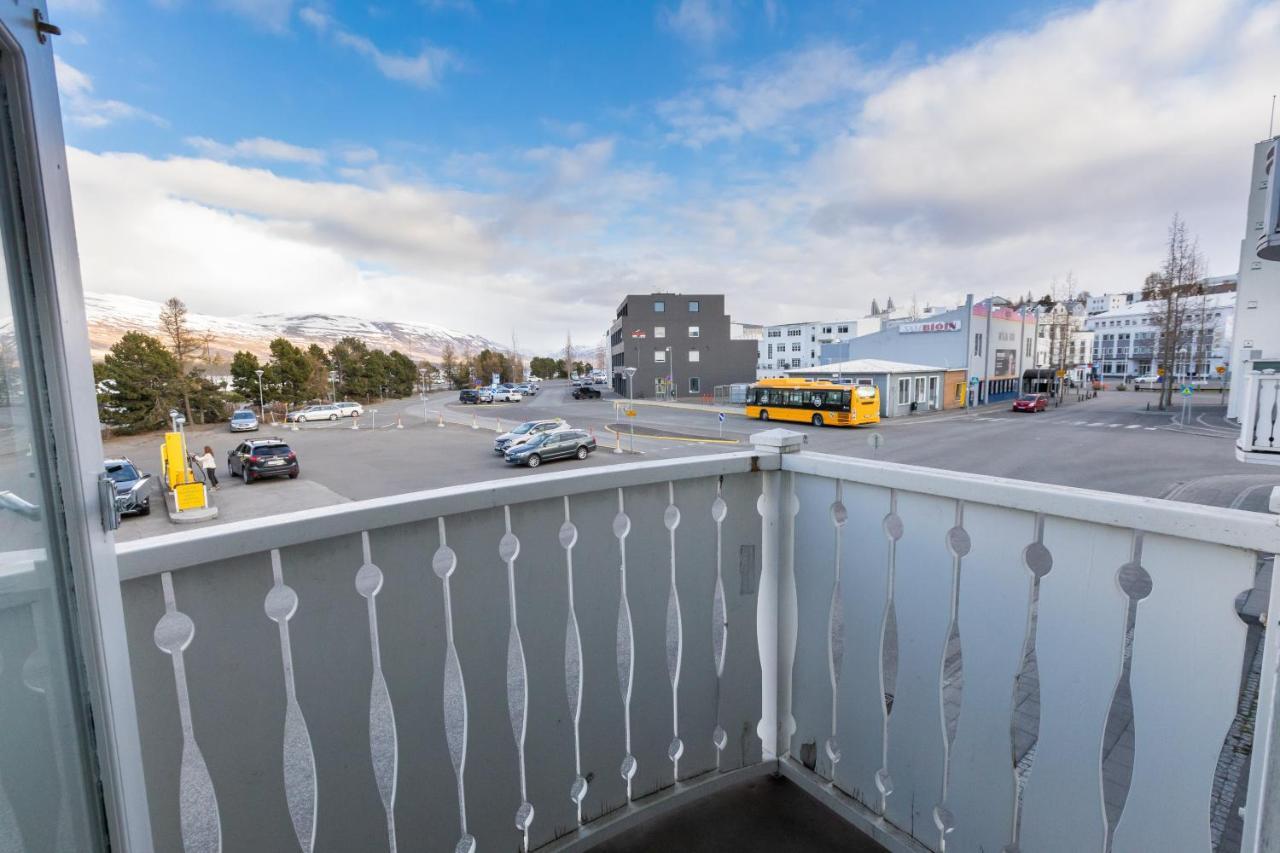 Central Apartment With Two Bedrooms And Balcony- Strandgata 9 Akureyri Exteriör bild